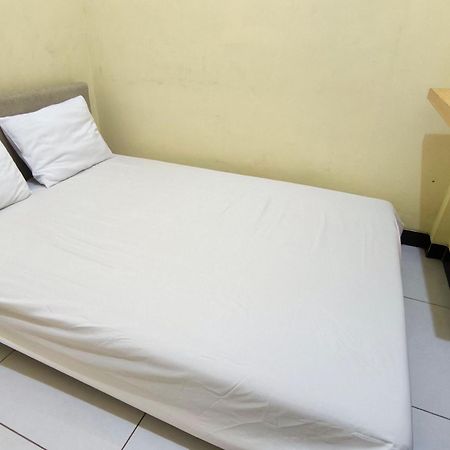 Nn Guesthouse Surakarta  ภายนอก รูปภาพ