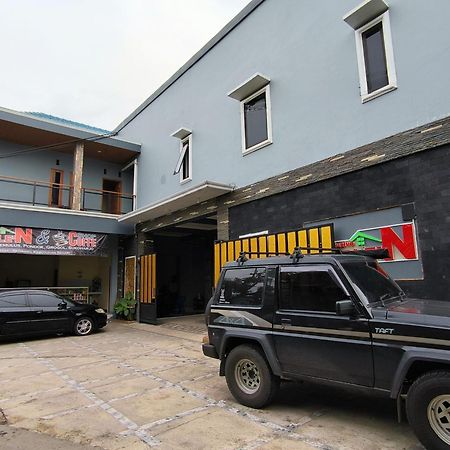Nn Guesthouse Surakarta  ภายนอก รูปภาพ