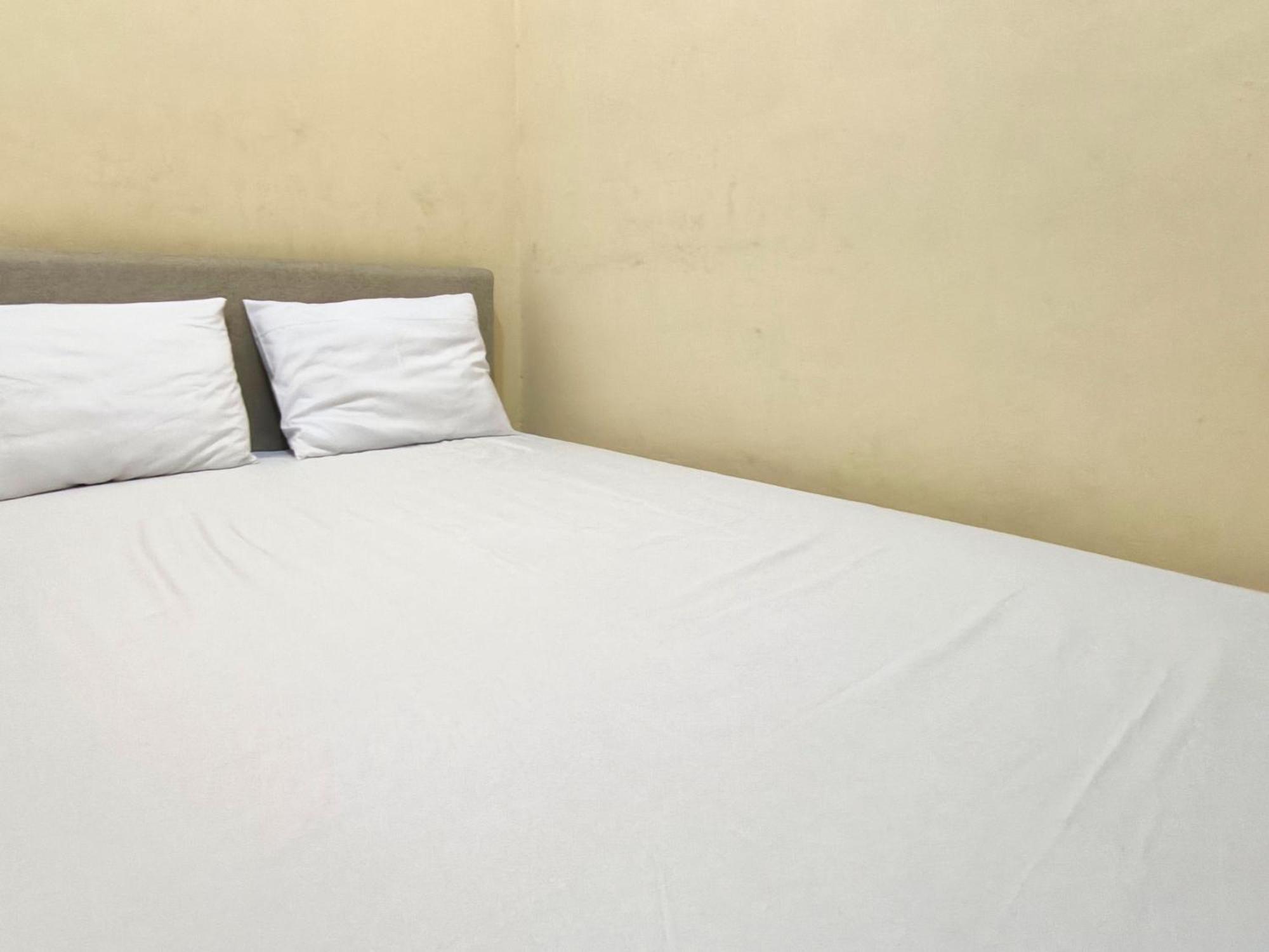 Nn Guesthouse Surakarta  ภายนอก รูปภาพ