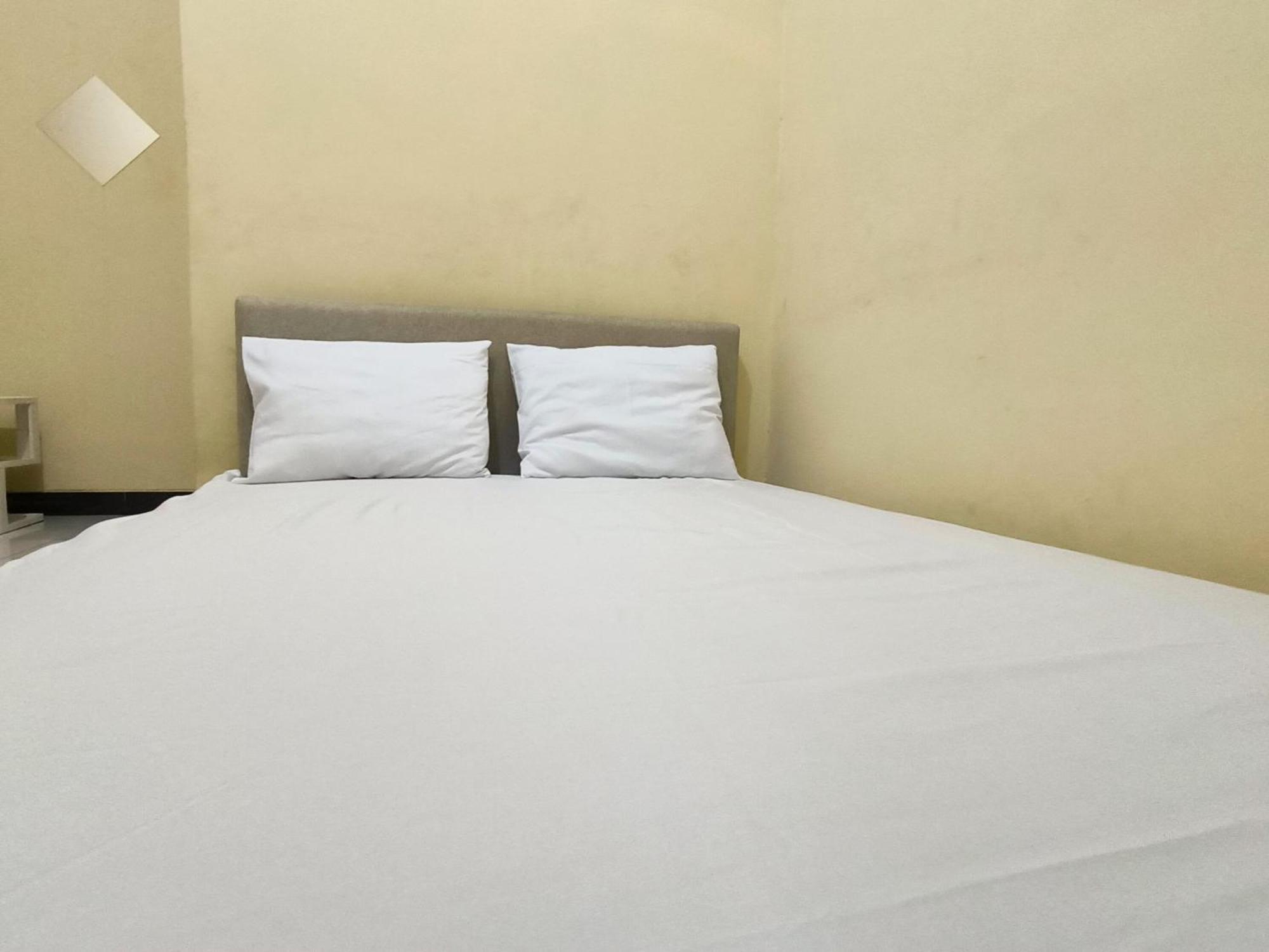 Nn Guesthouse Surakarta  ภายนอก รูปภาพ