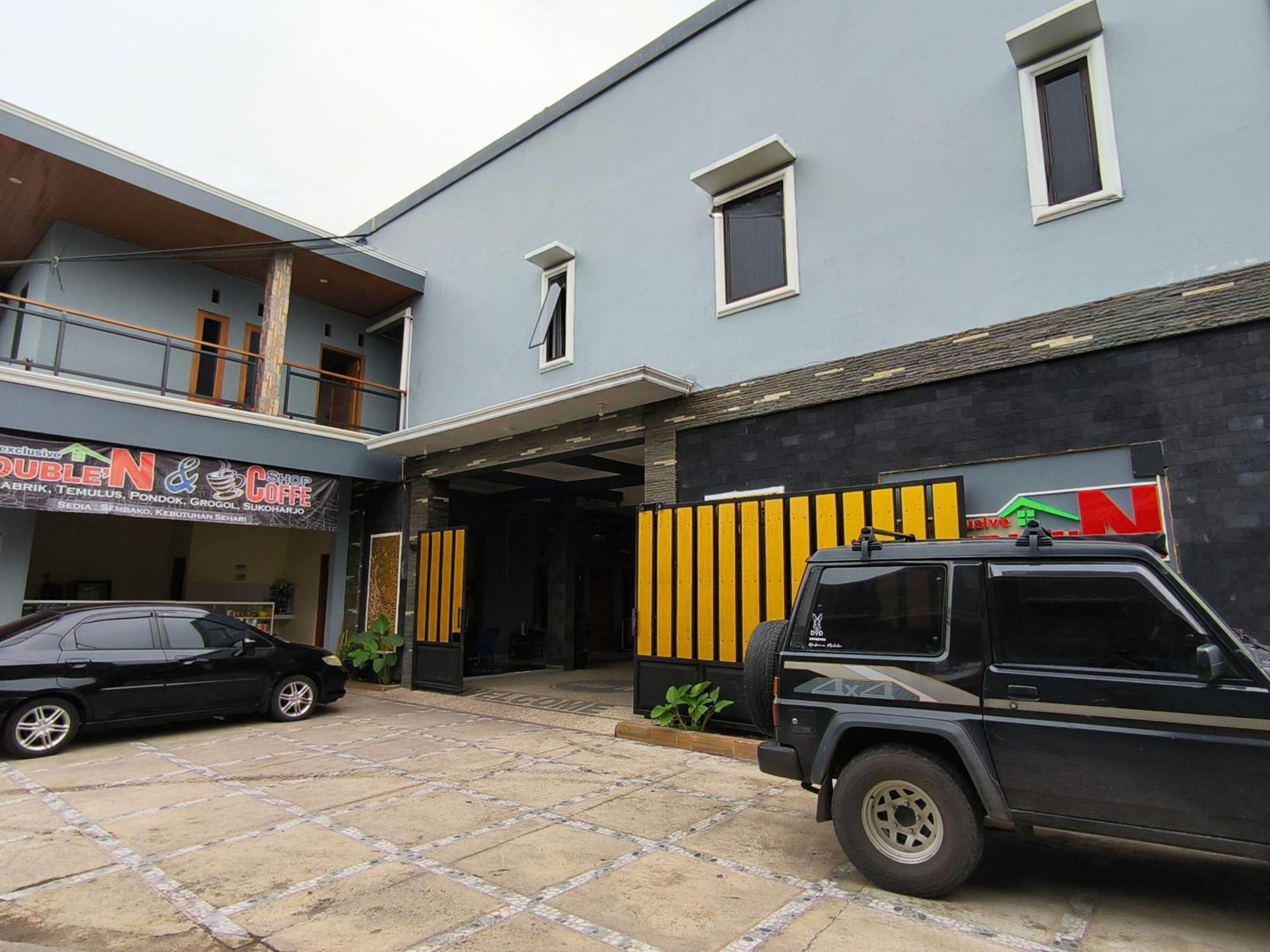 Nn Guesthouse Surakarta  ภายนอก รูปภาพ